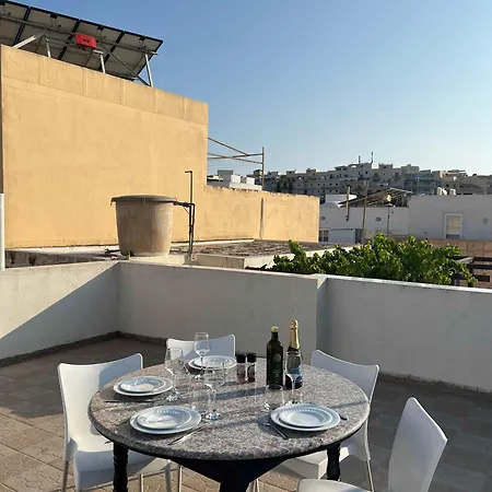 Spacious House With Roof-terrace * Mellieha